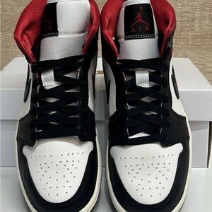 Women’s Nike Air Jordan 1 Mid “Bred” Size-8 Red White Black (BQ6472 051) NEW